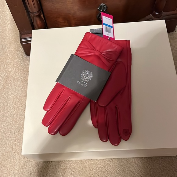 Red leather gloves - Picture 3 of 4